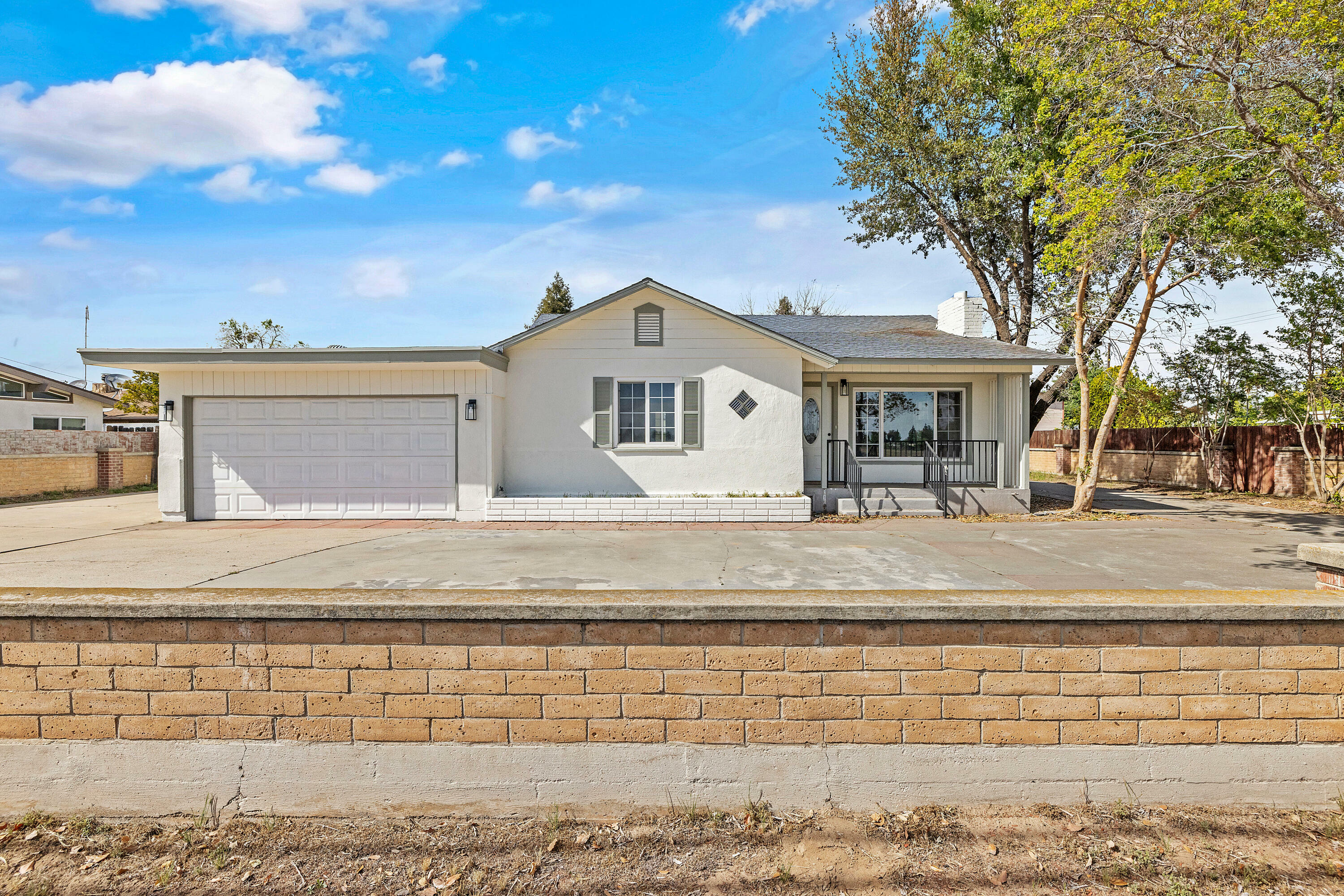 561 W Bullard Avenue  Clovis CA 93612 photo