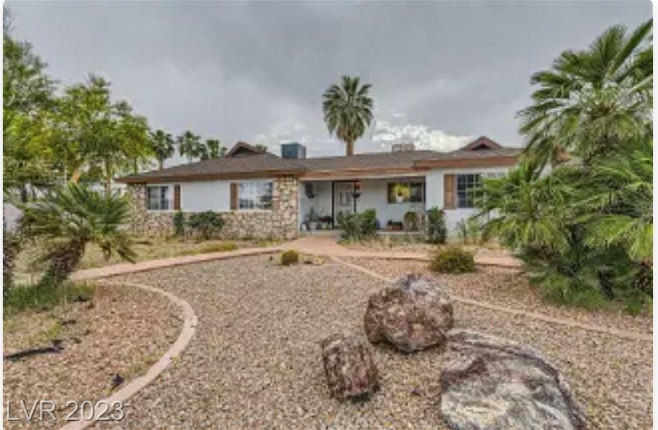 Property Photo: 522 Park Way NV 89106