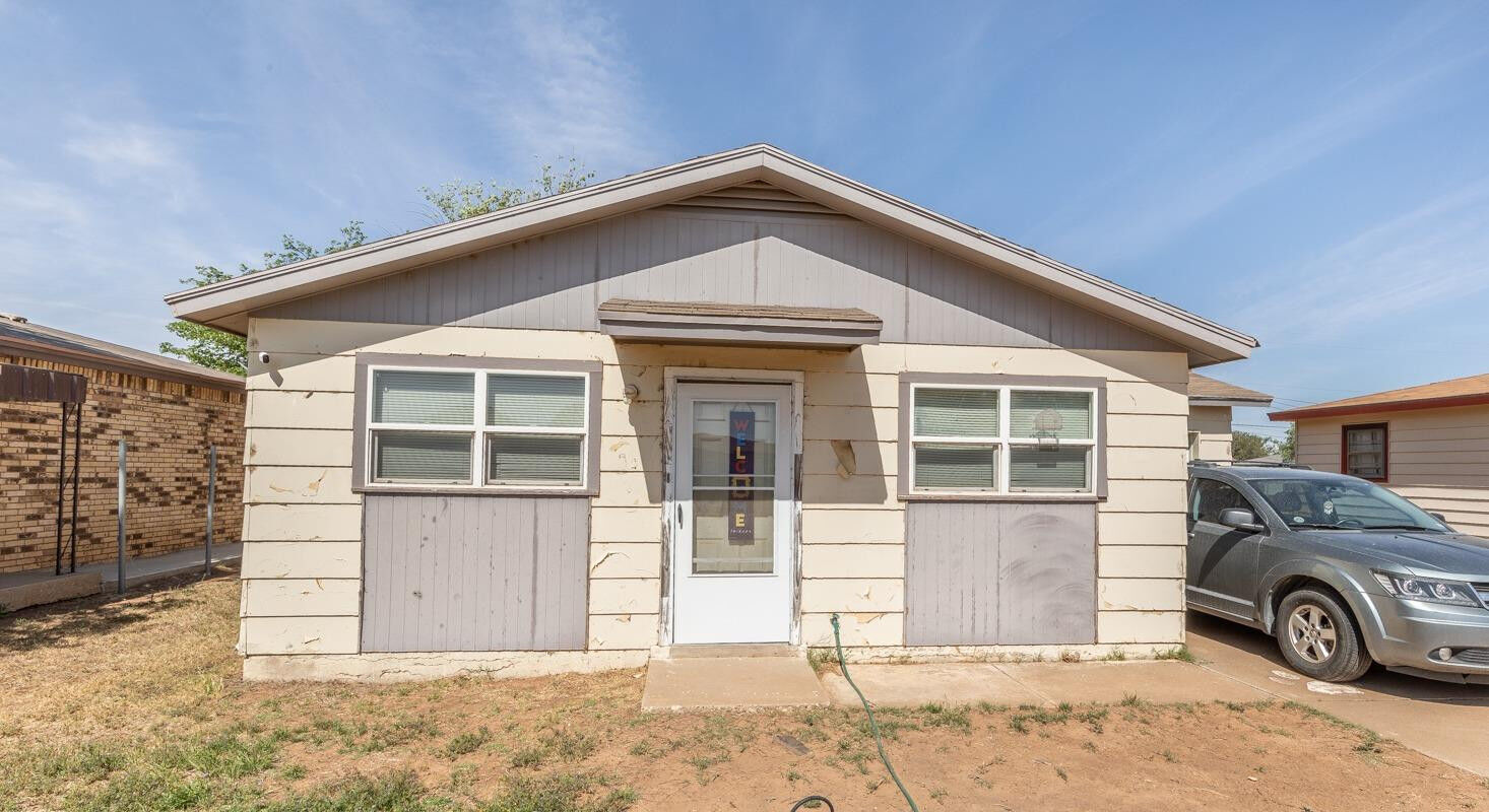 Property Photo: 1455 S 12th Street TX 79364