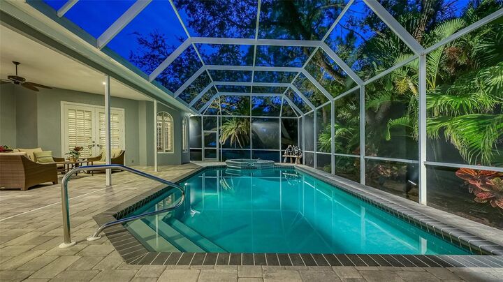 Property Photo:  4816 Peregrine Point Circle W  FL 34231 