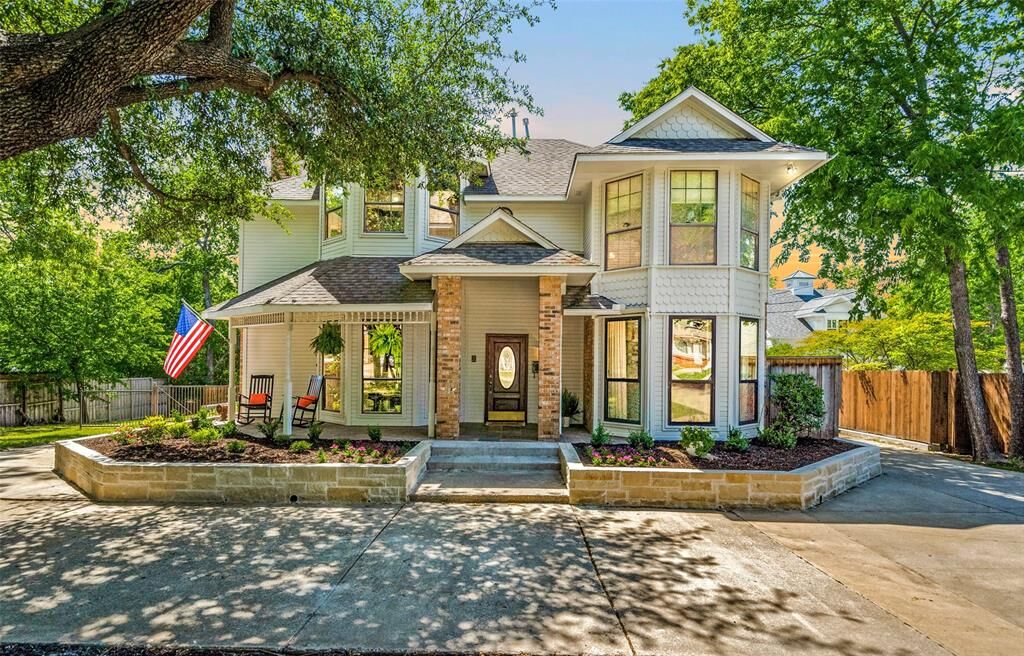 Property Photo: 207 Byrne Street TX 75069