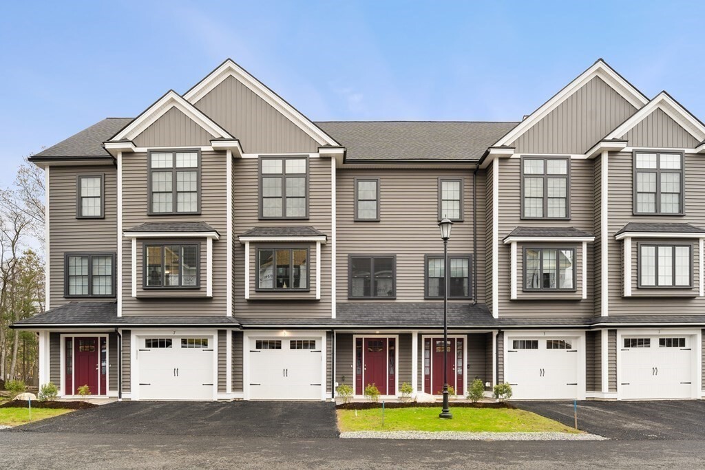 Property Photo: 168 Lowell St 29 MA 01887