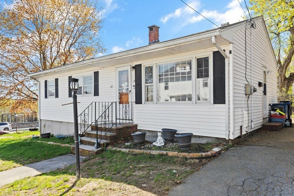 Property Photo:  4 Saxonia Ave  MA 01841 