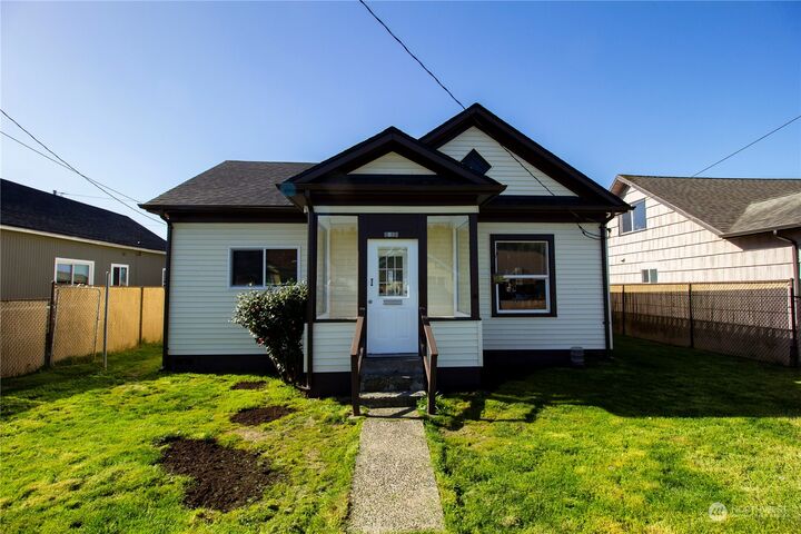 Property Photo: 2832 Pacific Avenue WA 98550