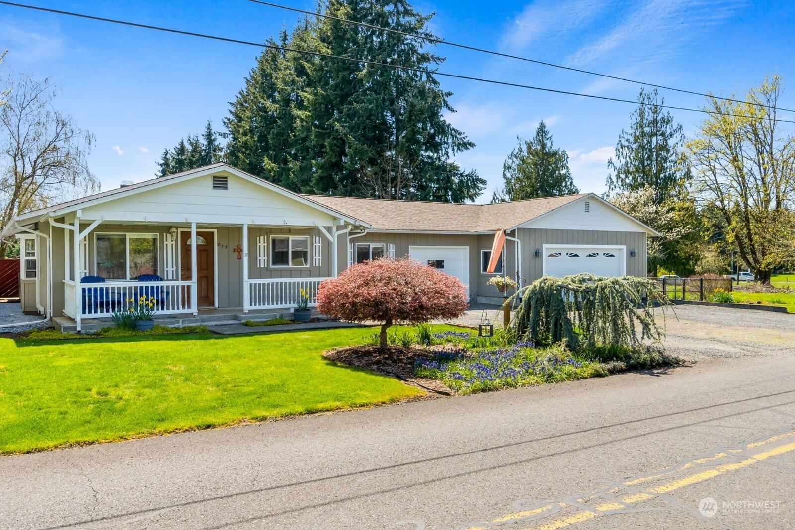 Property Photo:  815 W Vine Street  WA 98565 