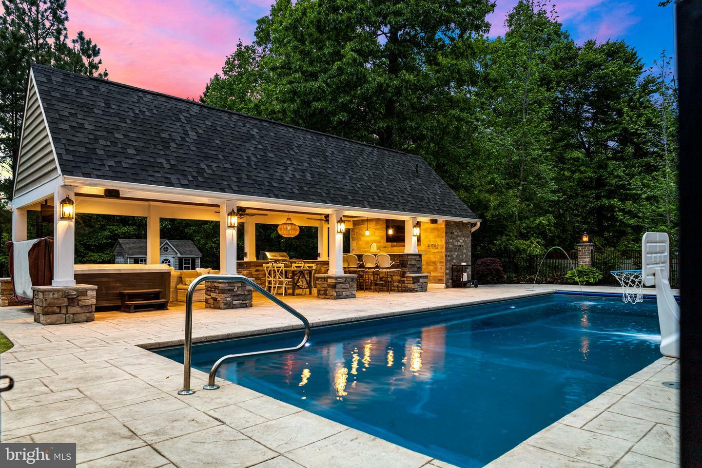 Property Photo: 9620 Landcastle Drive VA 23005