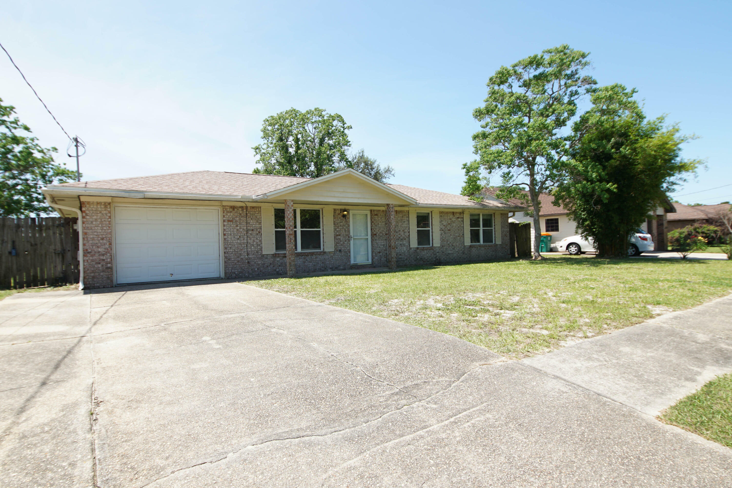 Property Photo: 840 Boulevard De L'Orleans FL 32569
