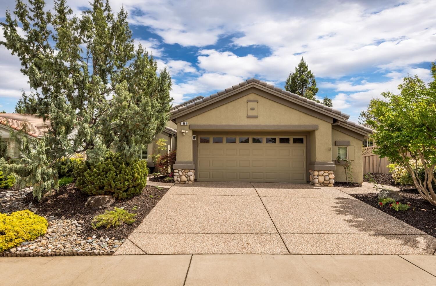 Property Photo: 1865 Prairie View Lane CA 95648