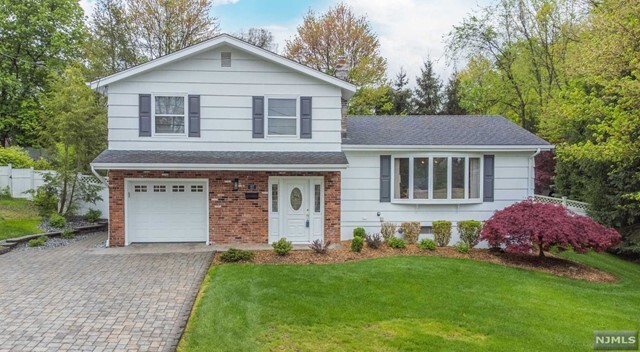 Property Photo: 27 Stirling Lane NJ 07470