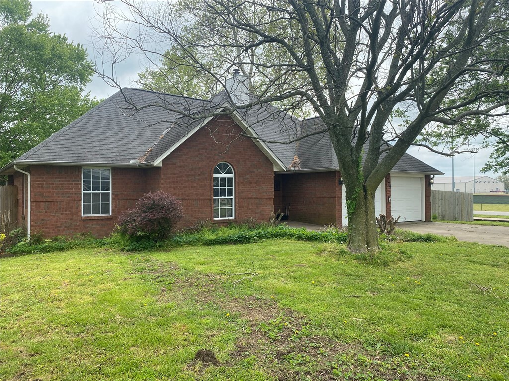 Property Photo:  774 Bloomfield Street  AR 72734 