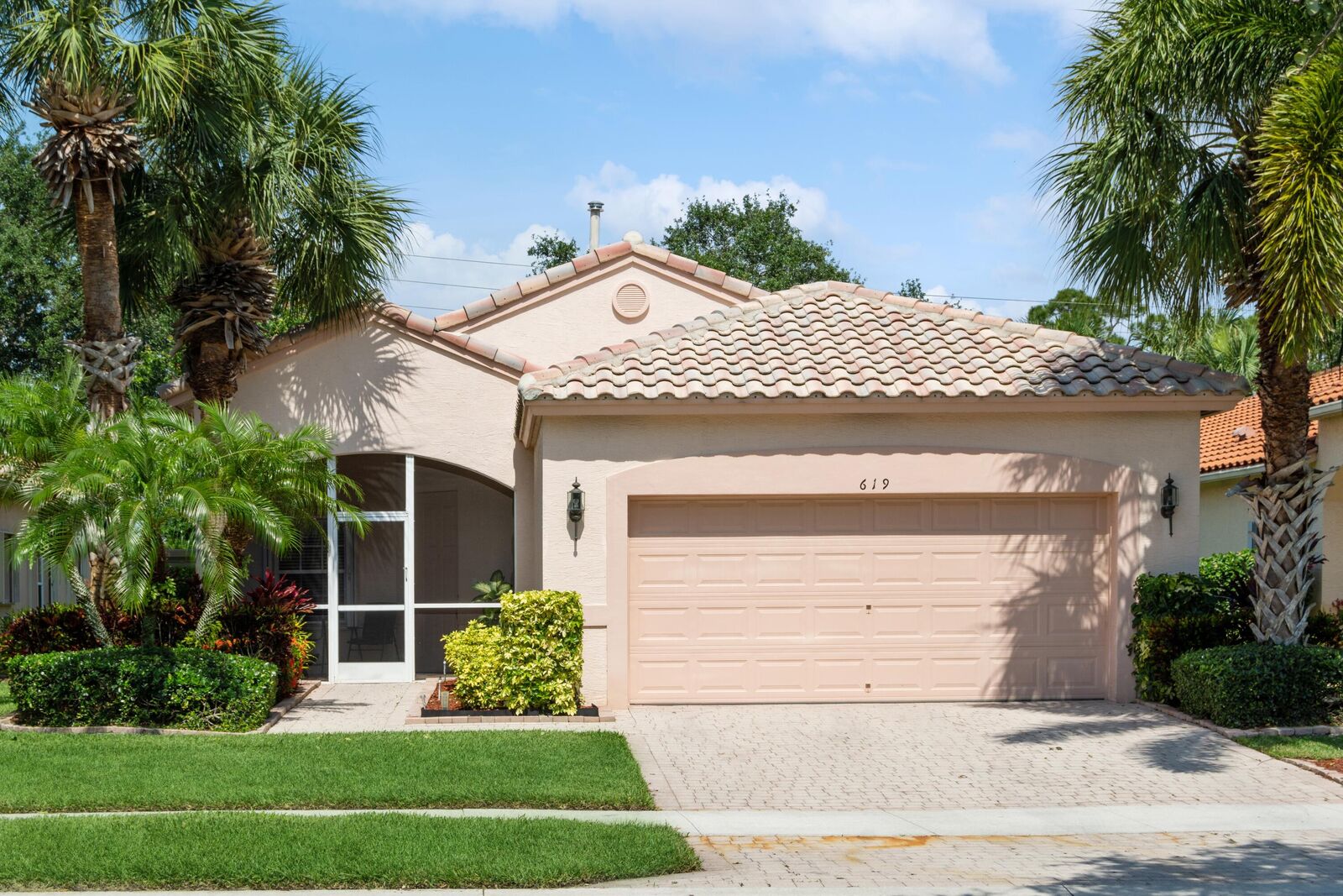 Property Photo:  619 NW Whitfield Way  FL 34986 
