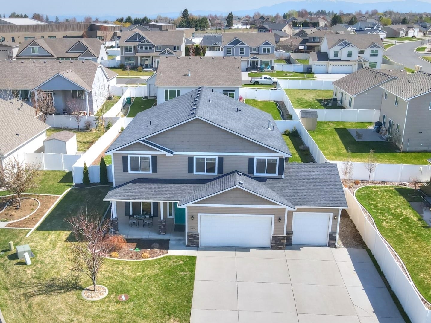 Property Photo: 9606 N Mallory Ct WA 99208