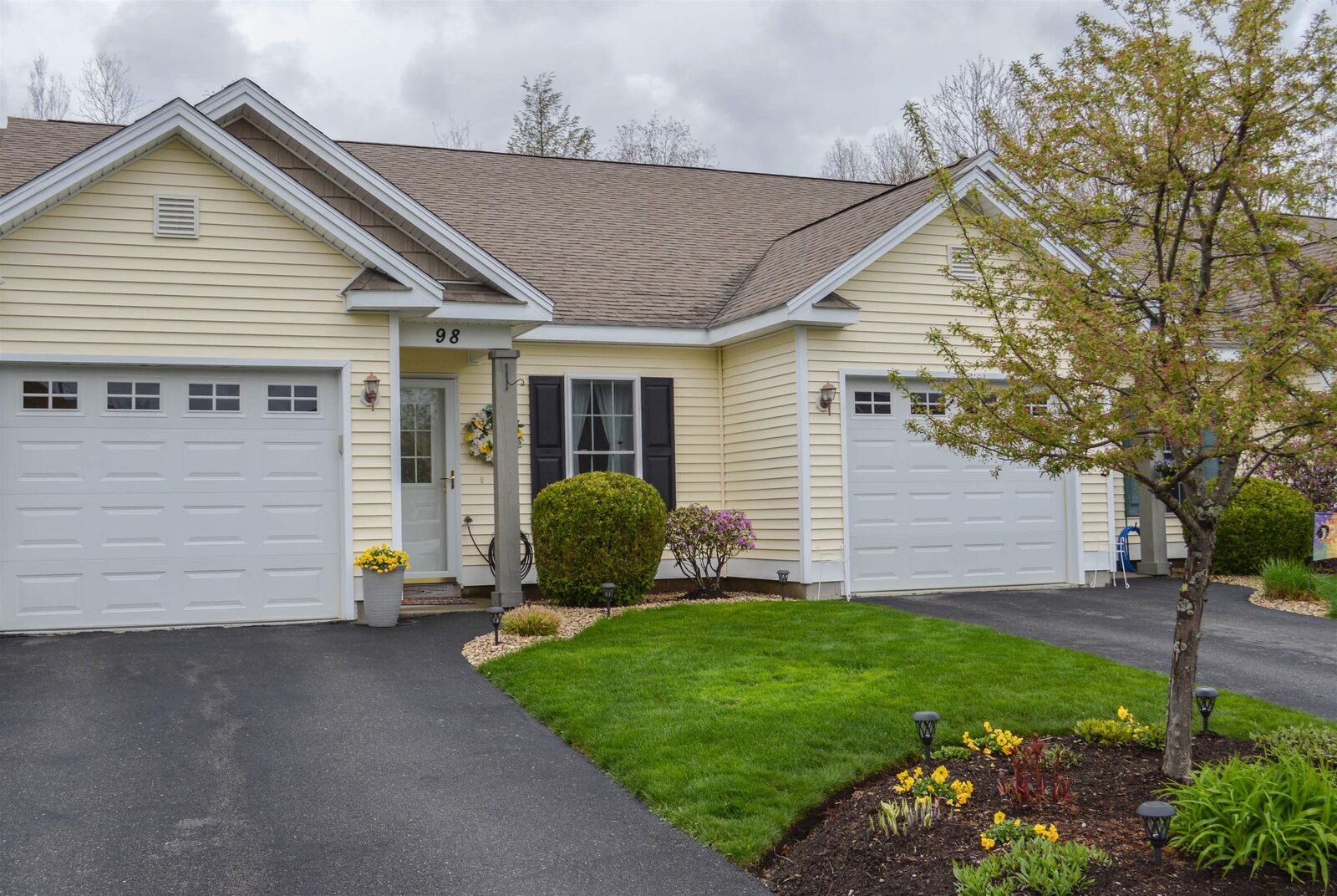 Property Photo:  28 Owens Drive 98  NH 03446 