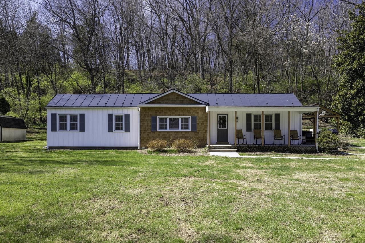 Property Photo: 67 Duck Pond Ln VA 22644
