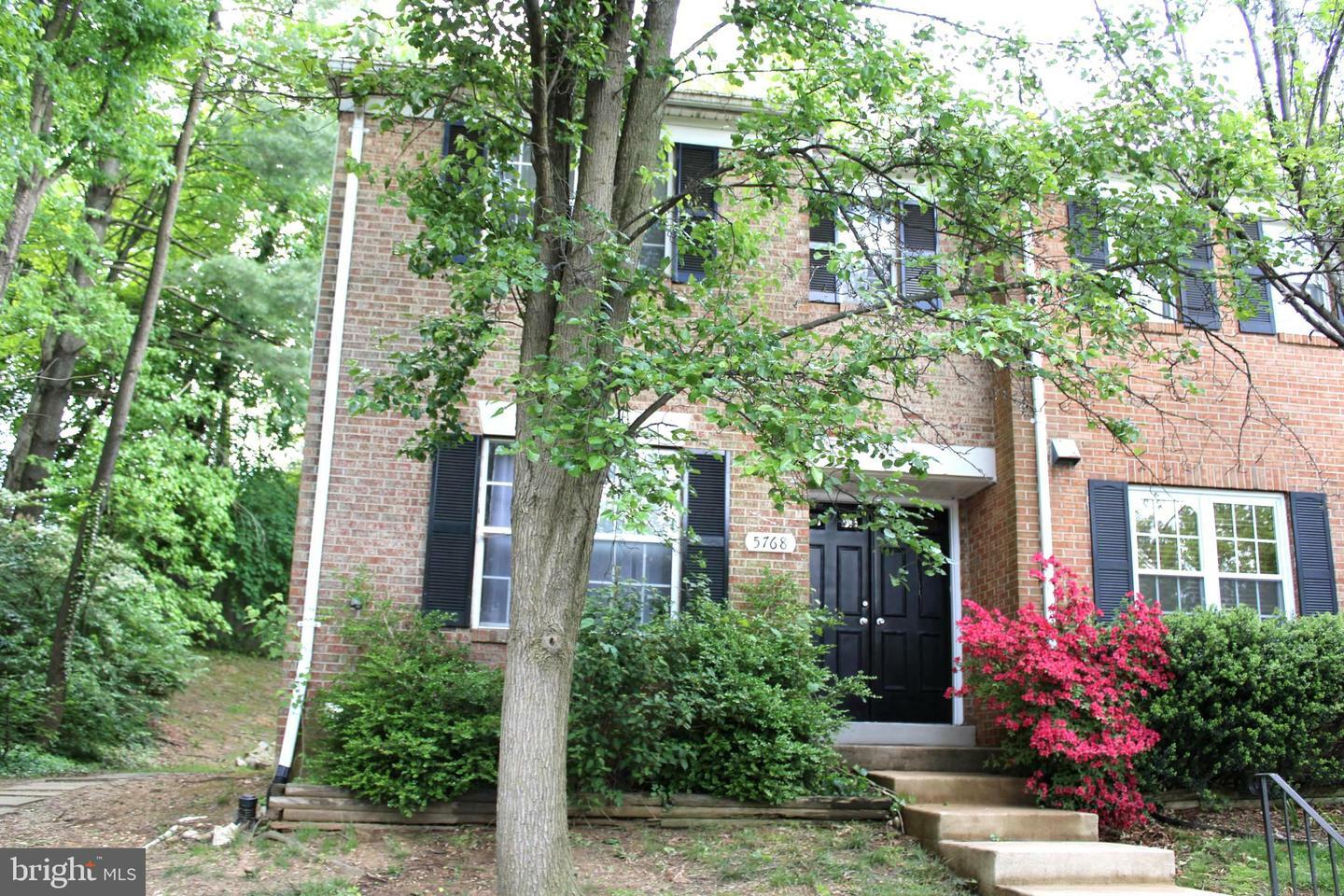 Property Photo:  5768 Heritage Hill Drive  VA 22310 