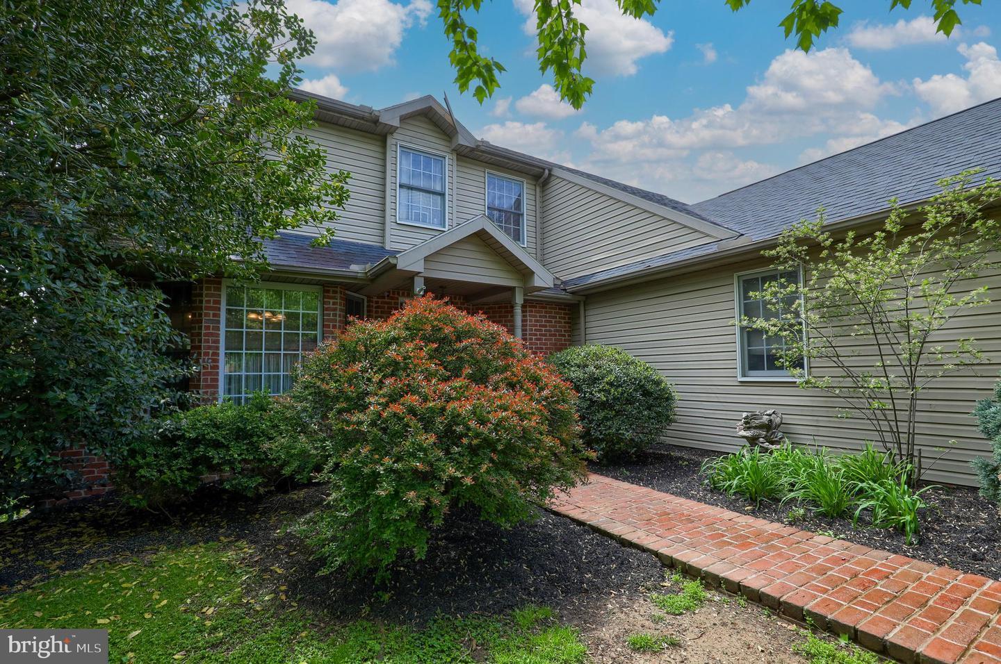 Property Photo:  114 Seltzer Court  PA 17601 