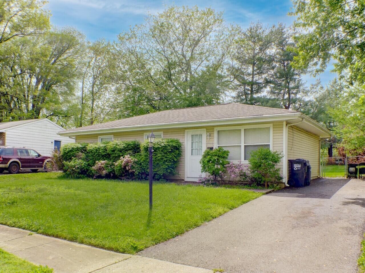 Property Photo:  3301 Faycrest Road  OH 43232 