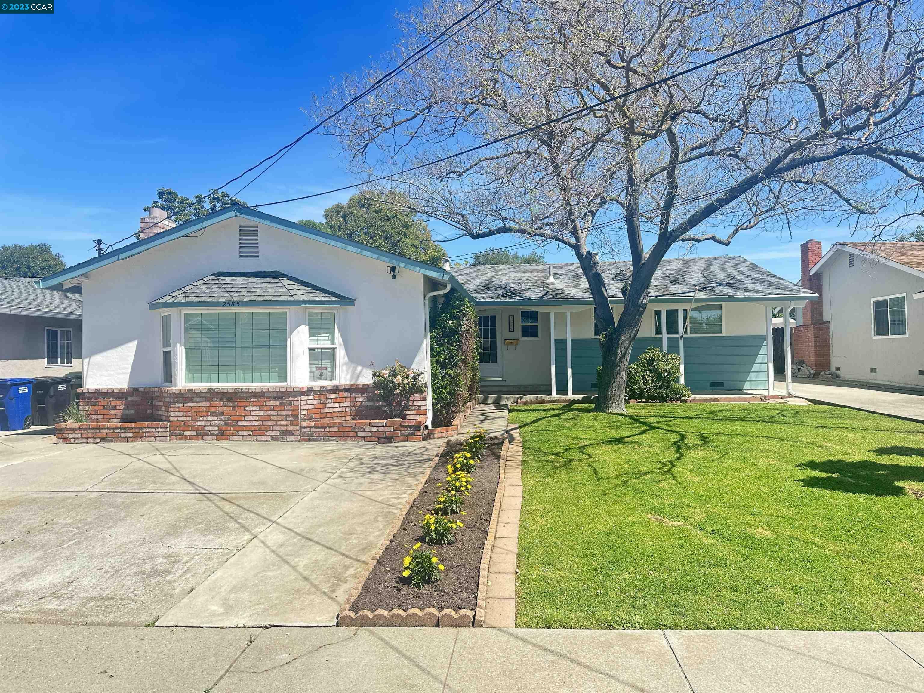 Property Photo:  2585 Prestwick Ave  CA 94519 