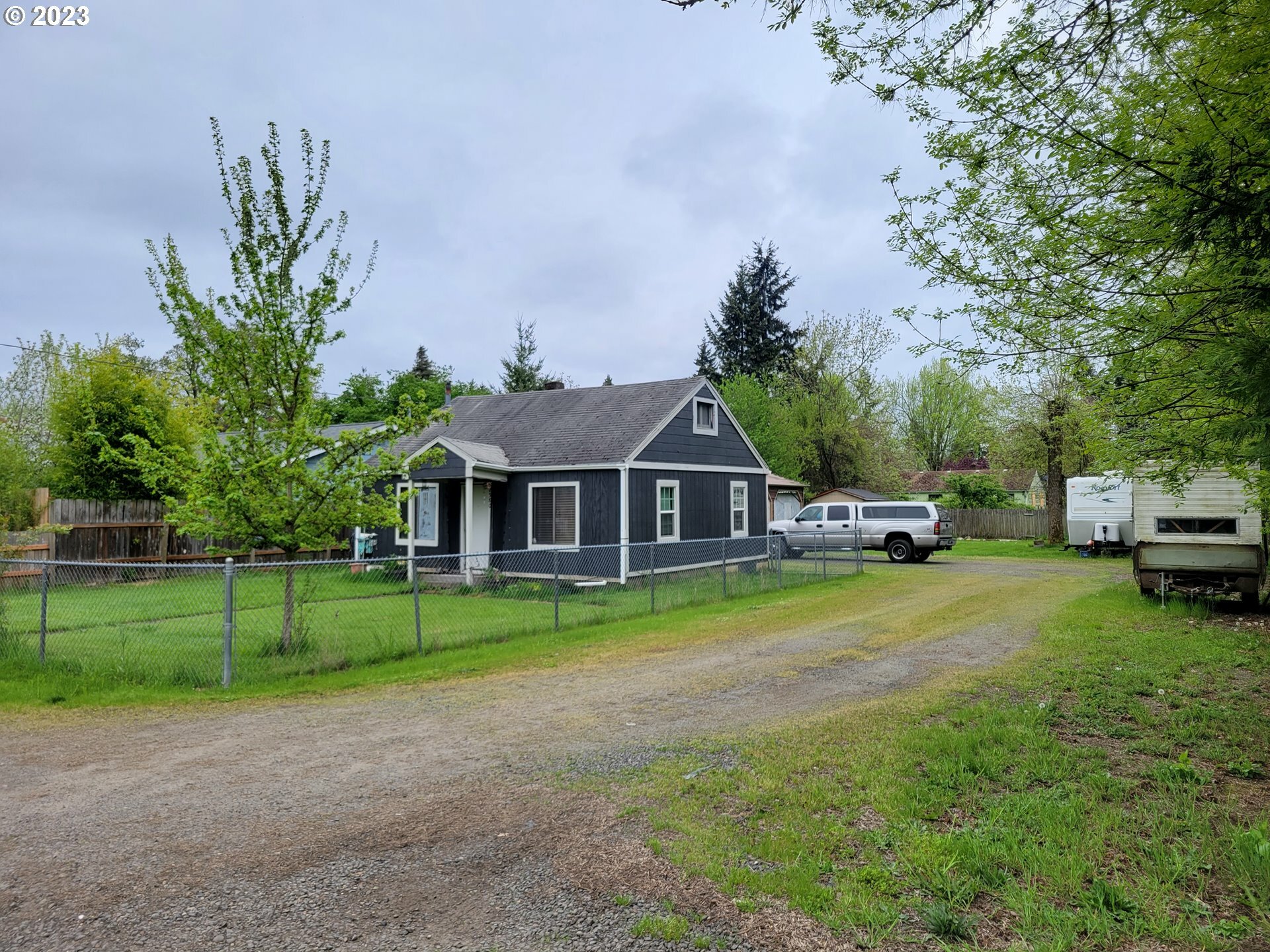 Property Photo: 2580 Edison St OR 97402