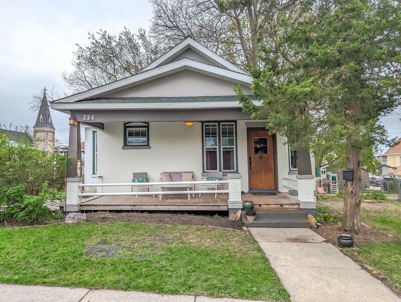 Property Photo:  224 West Howard Street  WI 53901 