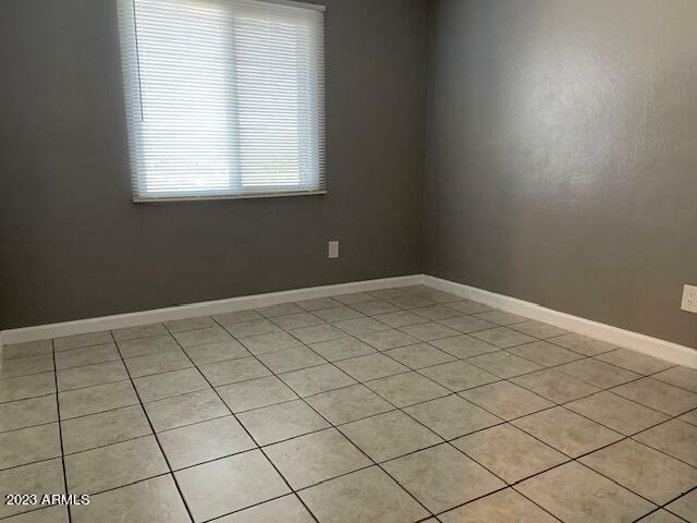 Property Photo: 602 E Townley Avenue 301 AZ 85020