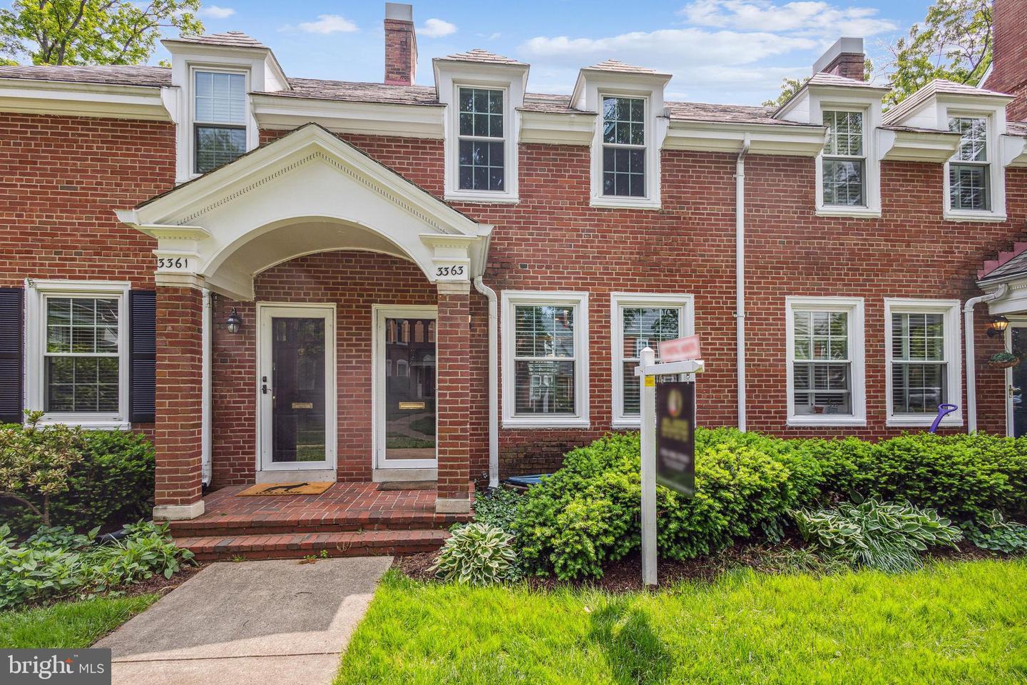 Property Photo: 3363 S Stafford Street VA 22206