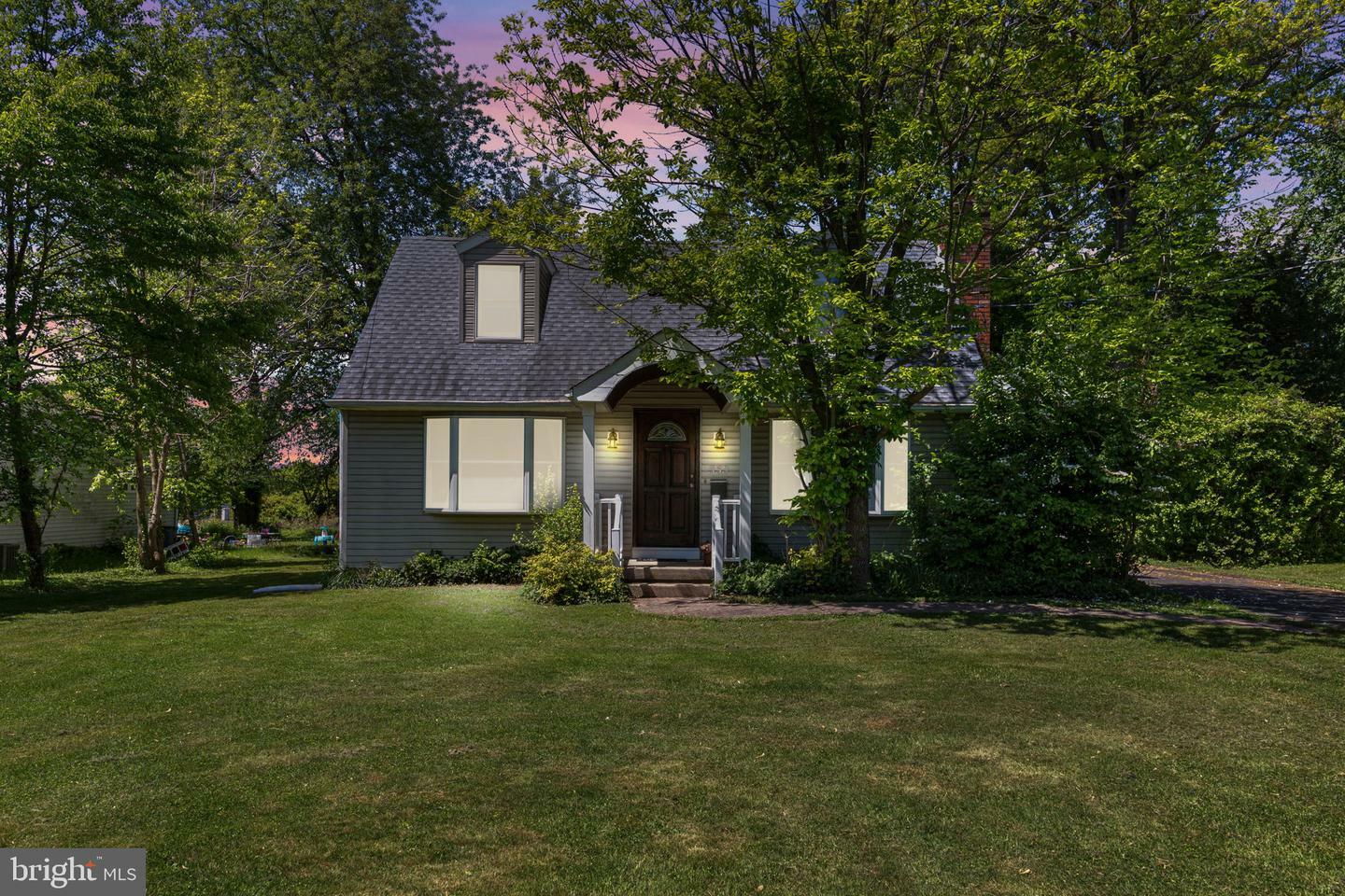 Property Photo: 553 Lafayette NJ 08628