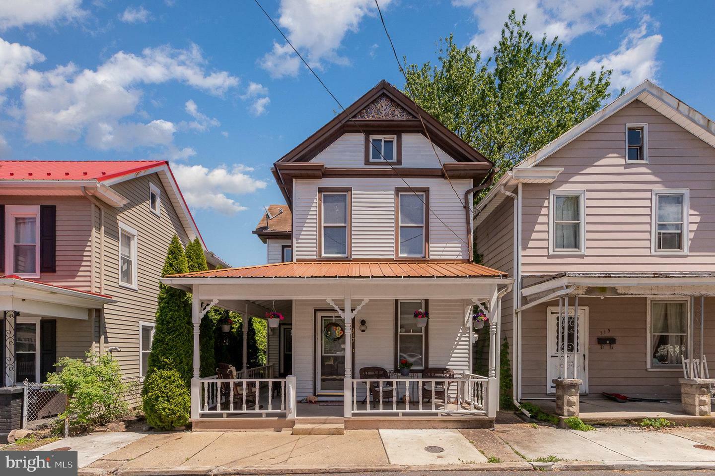 Property Photo: 317 Lincoln Street PA 17053