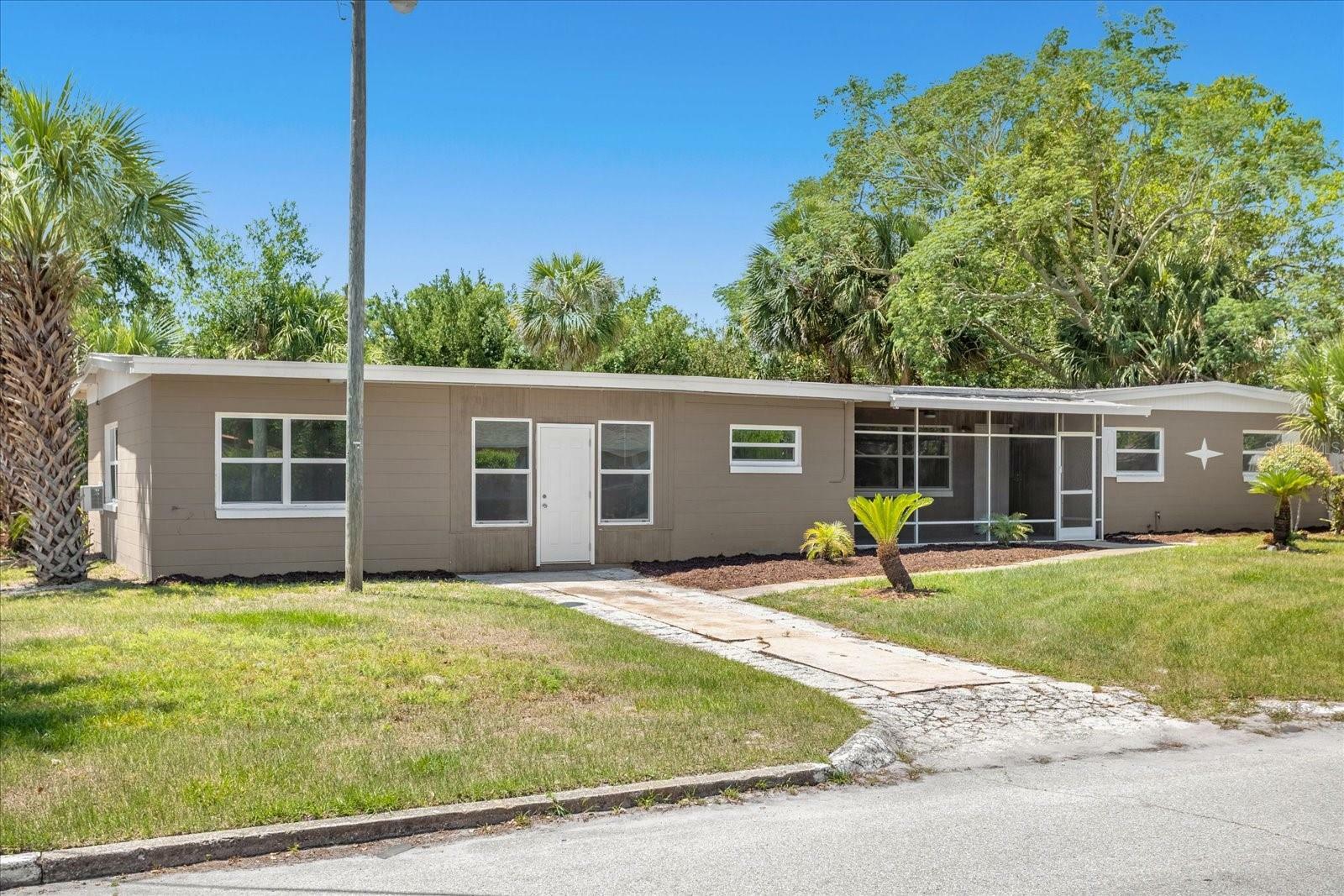 Property Photo:  133 E Lauren Court  FL 32730 