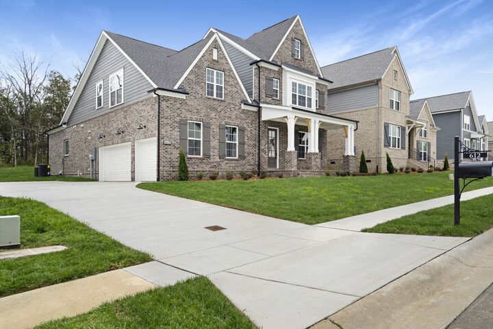Property Photo:  612 Dunmeyer Ct  TN 37135 