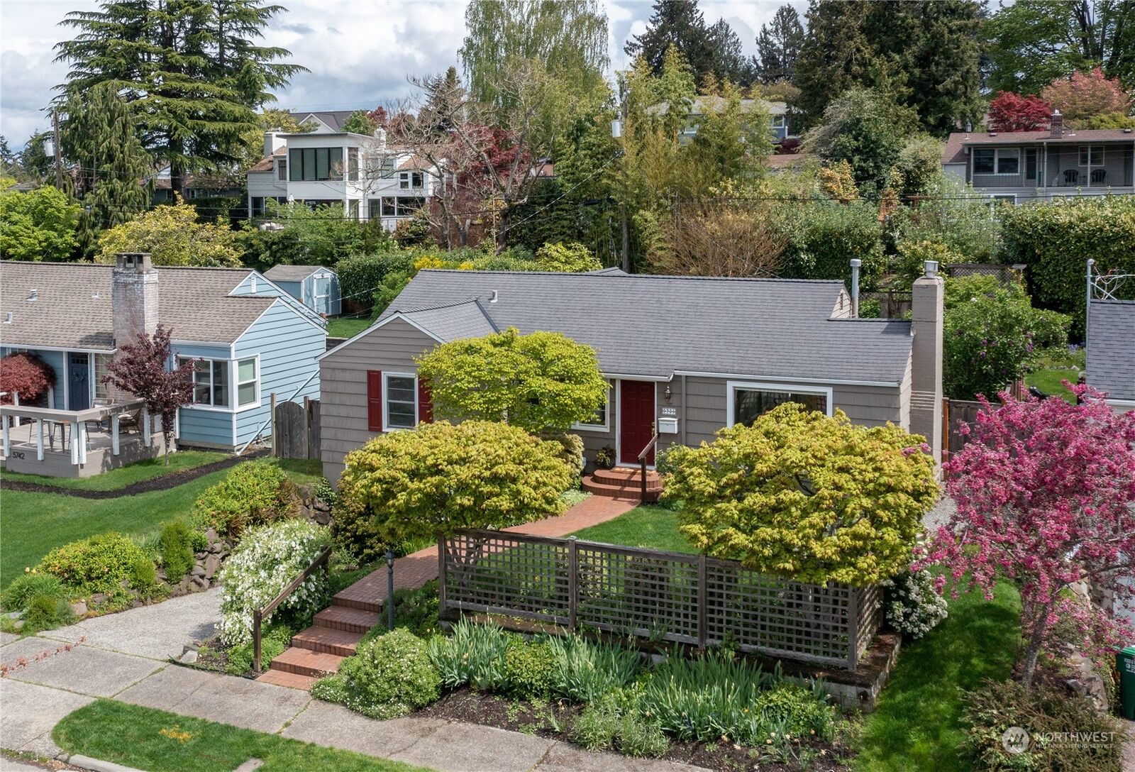 House for sale in Seattle 5736 59th Avenue NE, Seattle, WA 98105