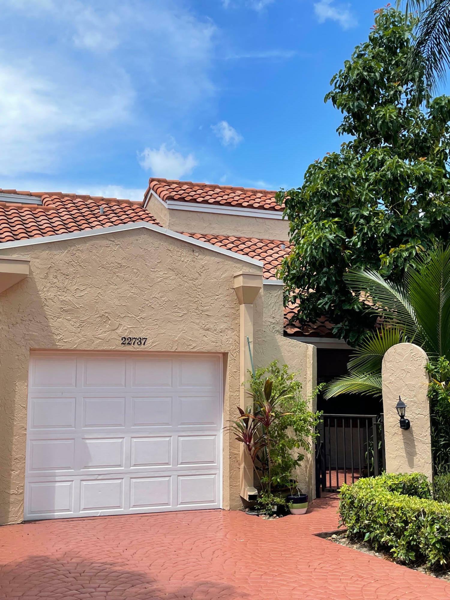 Property Photo: 22737 Meridiana Drive FL 33433