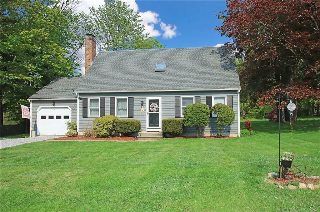 Property Photo: 8 School Lane CT 06412