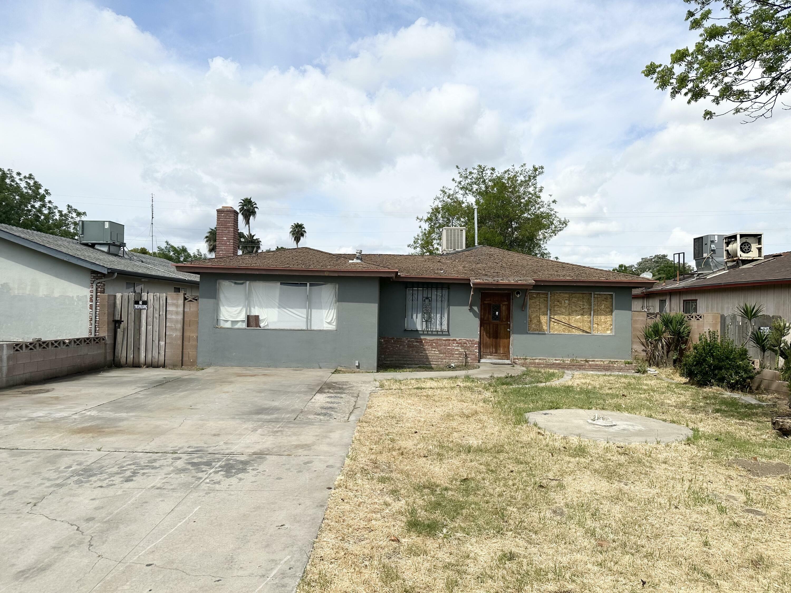 653 S G Street  Tulare CA 93274 photo