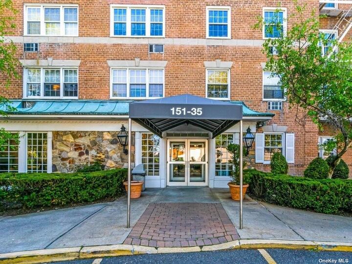 151-35 84th Street 6N  Howard Beach NY 11414 photo