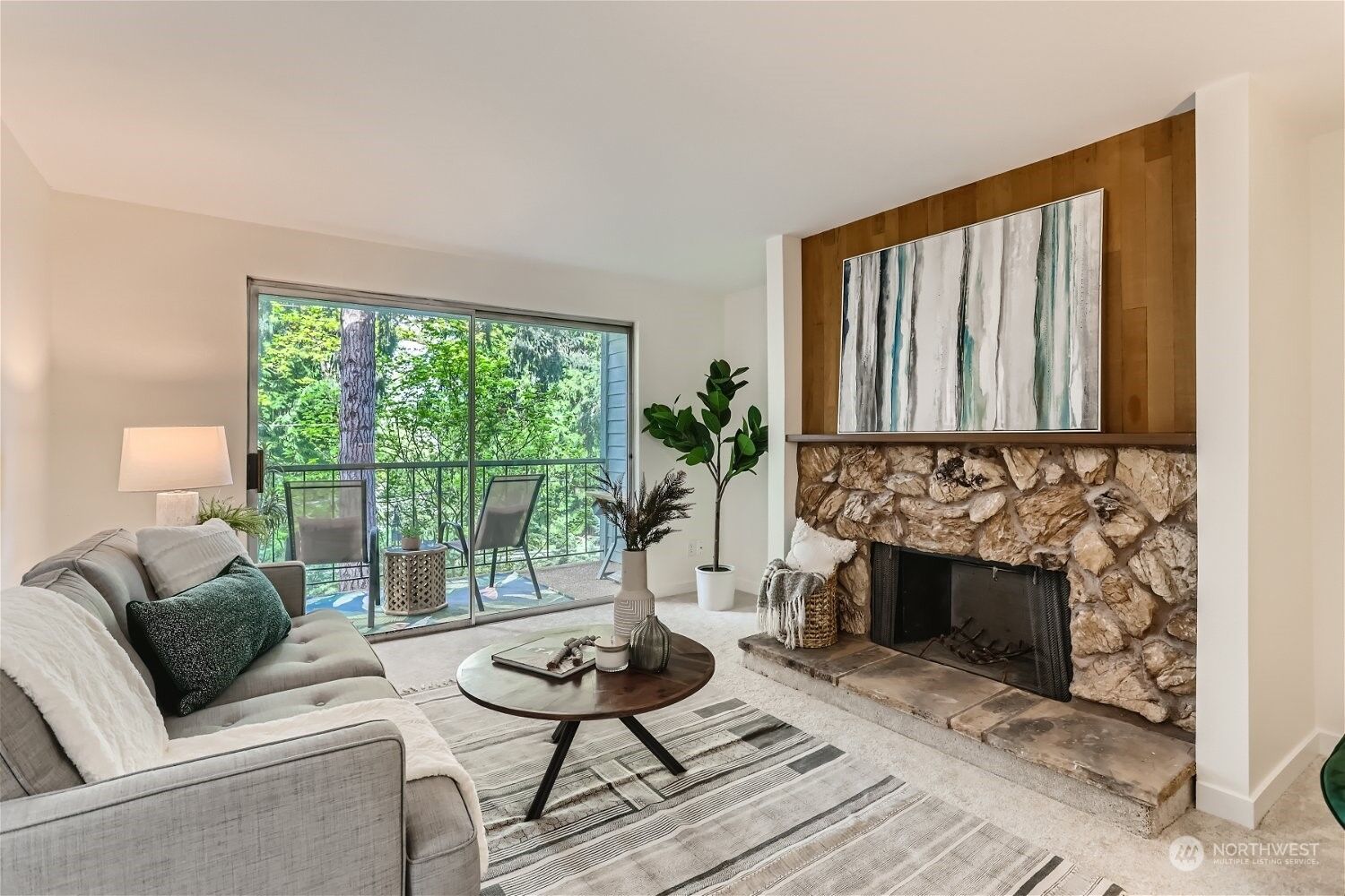 Property Photo:  4737 W Lake Sammamish Parkway A204  WA 98027 