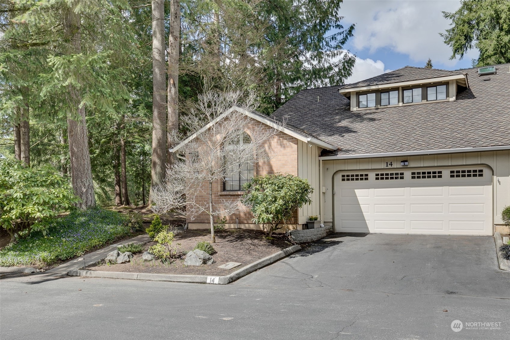 Property Photo:  14300 Trillium Boulevard SE 14  WA 98012 