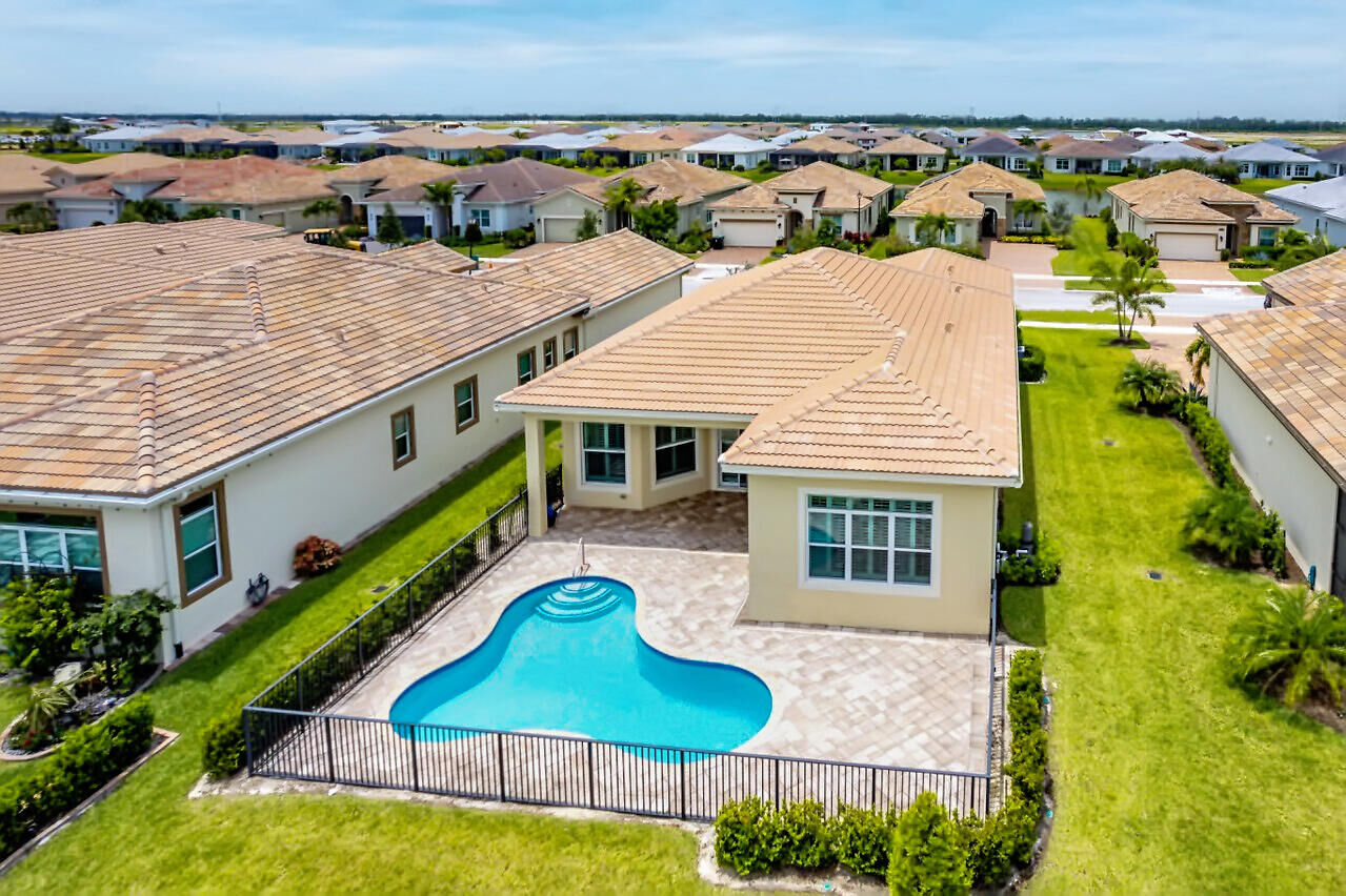 Property Photo:  8785 SW Montova Way  FL 34987 