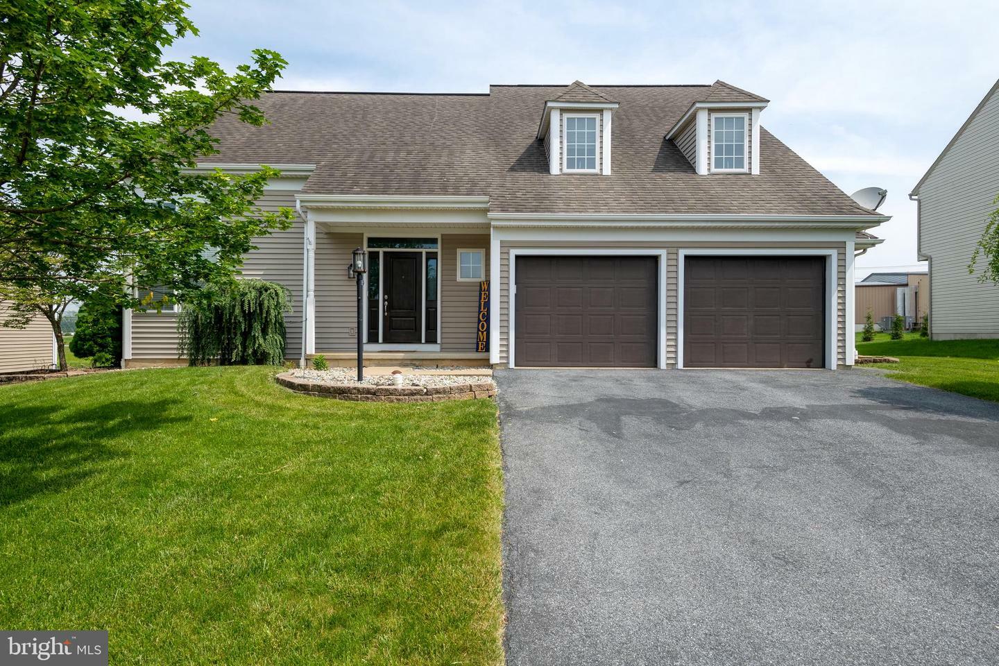 Property Photo:  52 Reagan Drive  PA 17522 