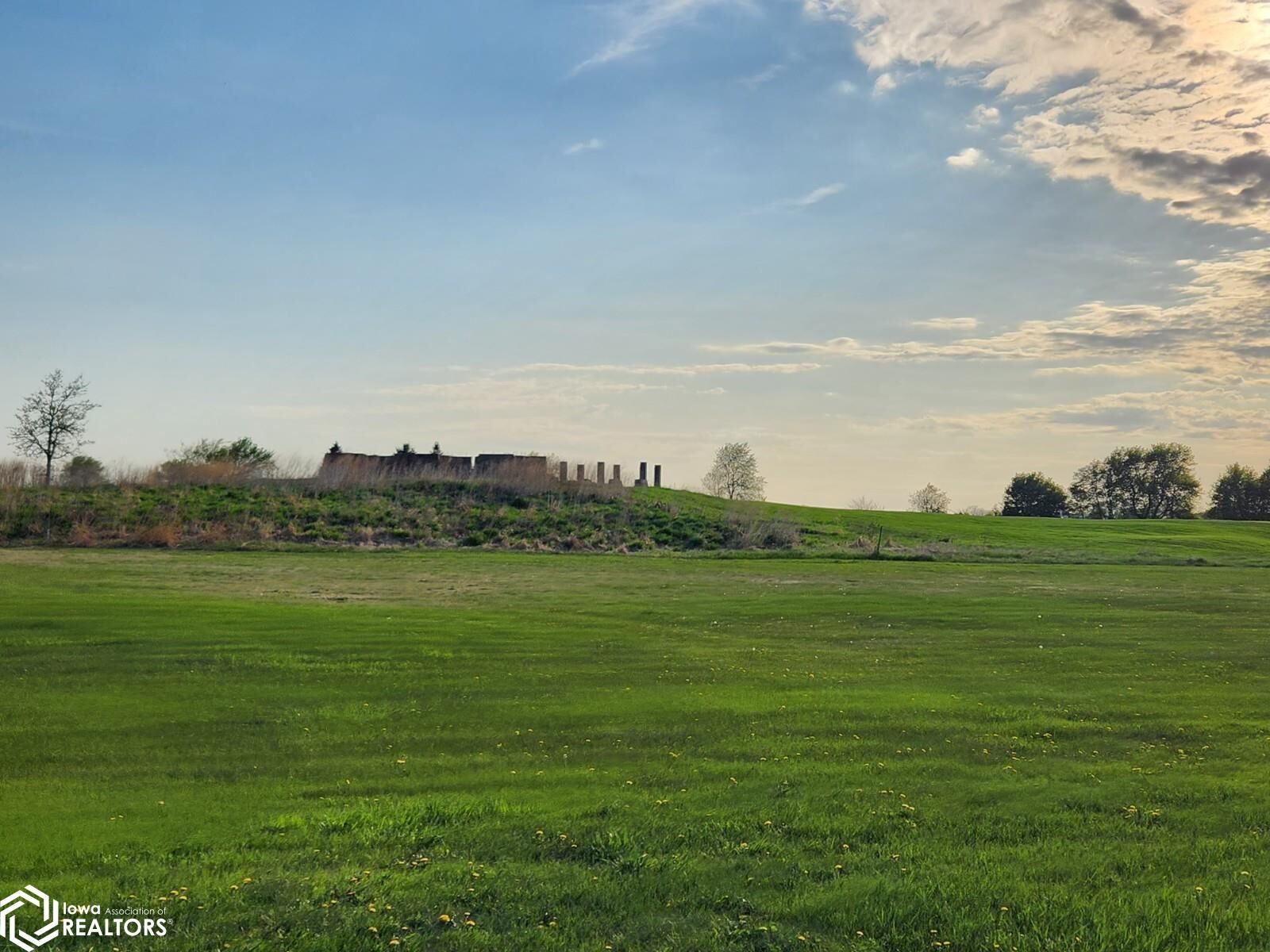 Property Photo: 421 Brickyard Road IA 50475