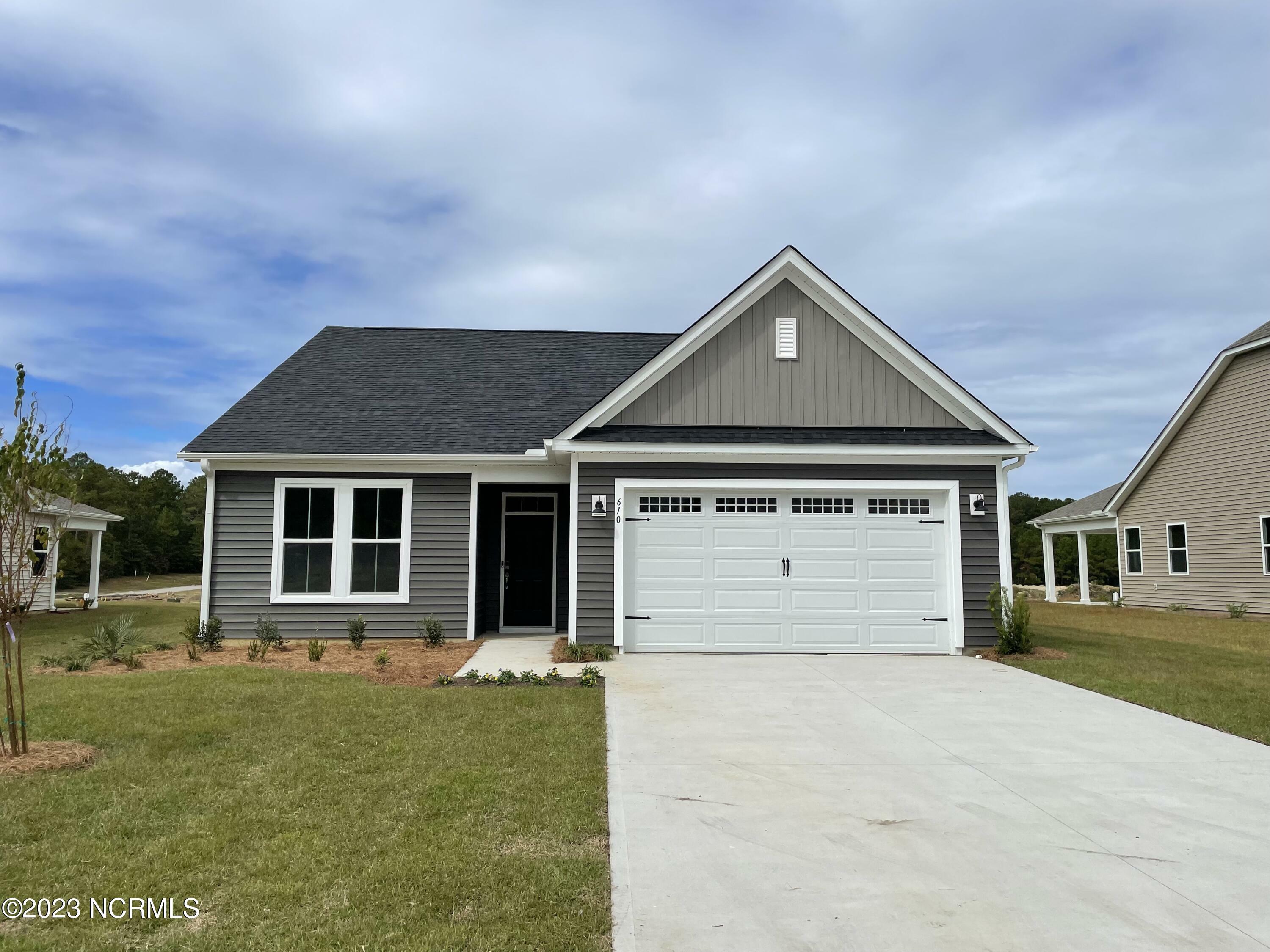 Property Photo:  610 Edgeside Drive SE  NC 28422 