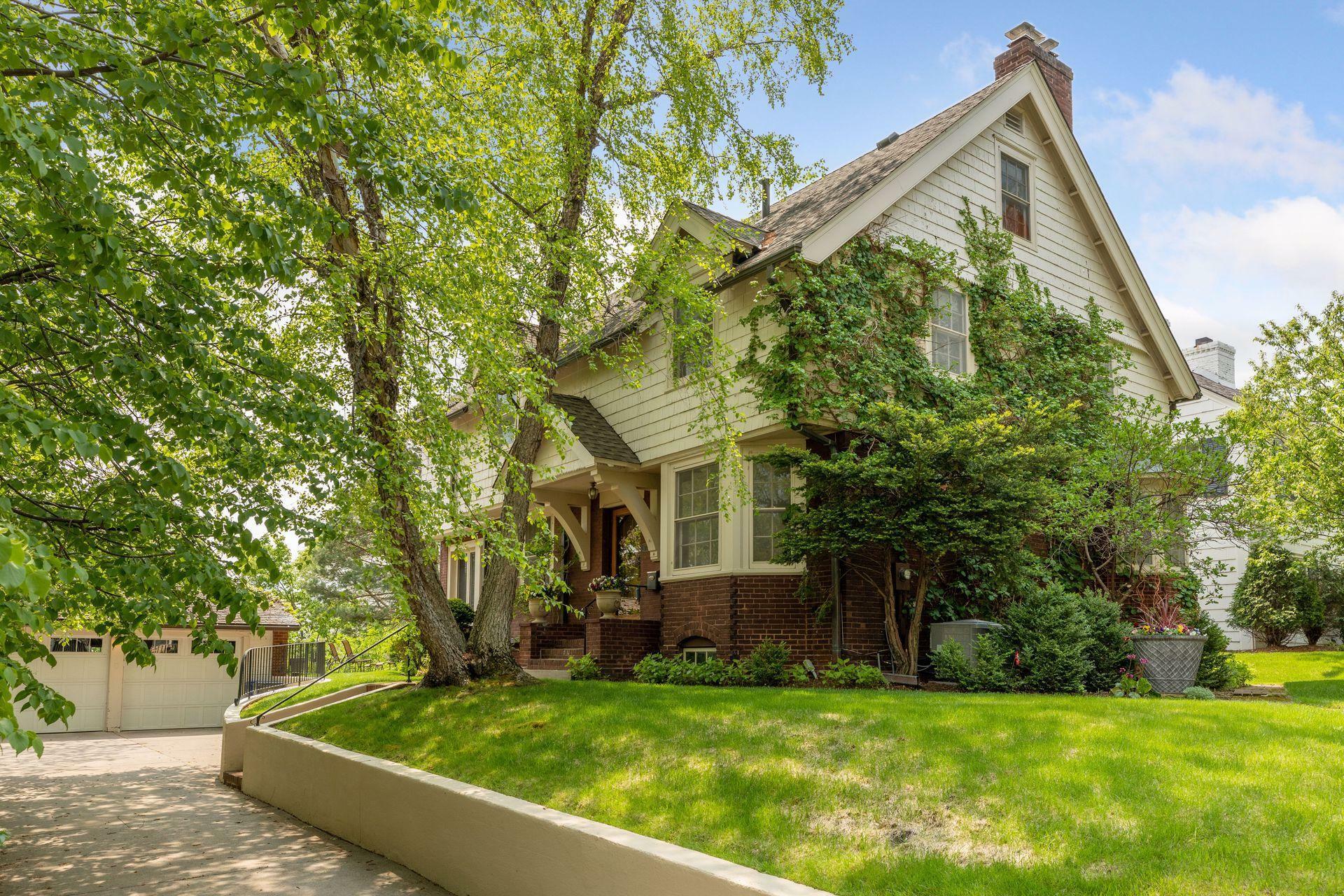 Property Photo: 712 Linwood Avenue MN 55105