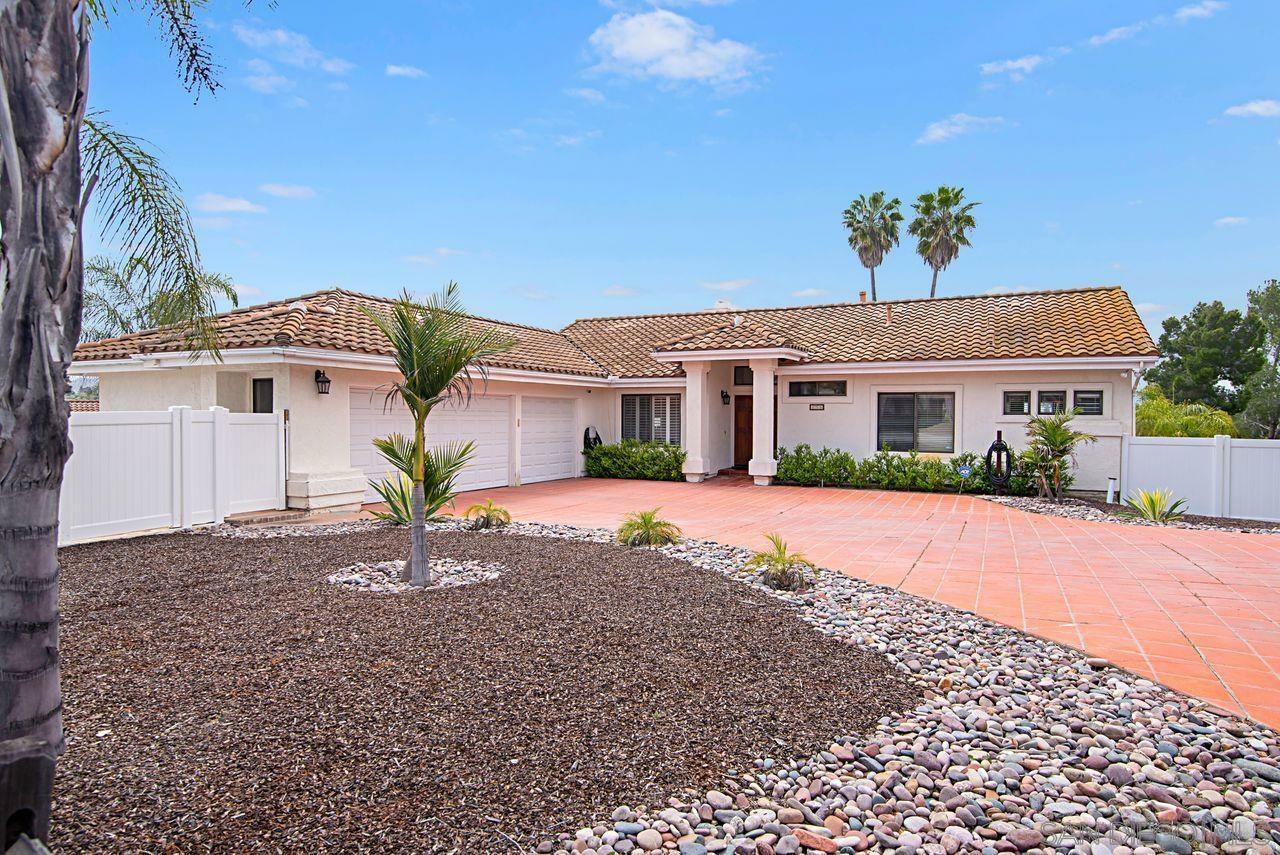 Property Photo: 356 Saratoga Gln CA 92025