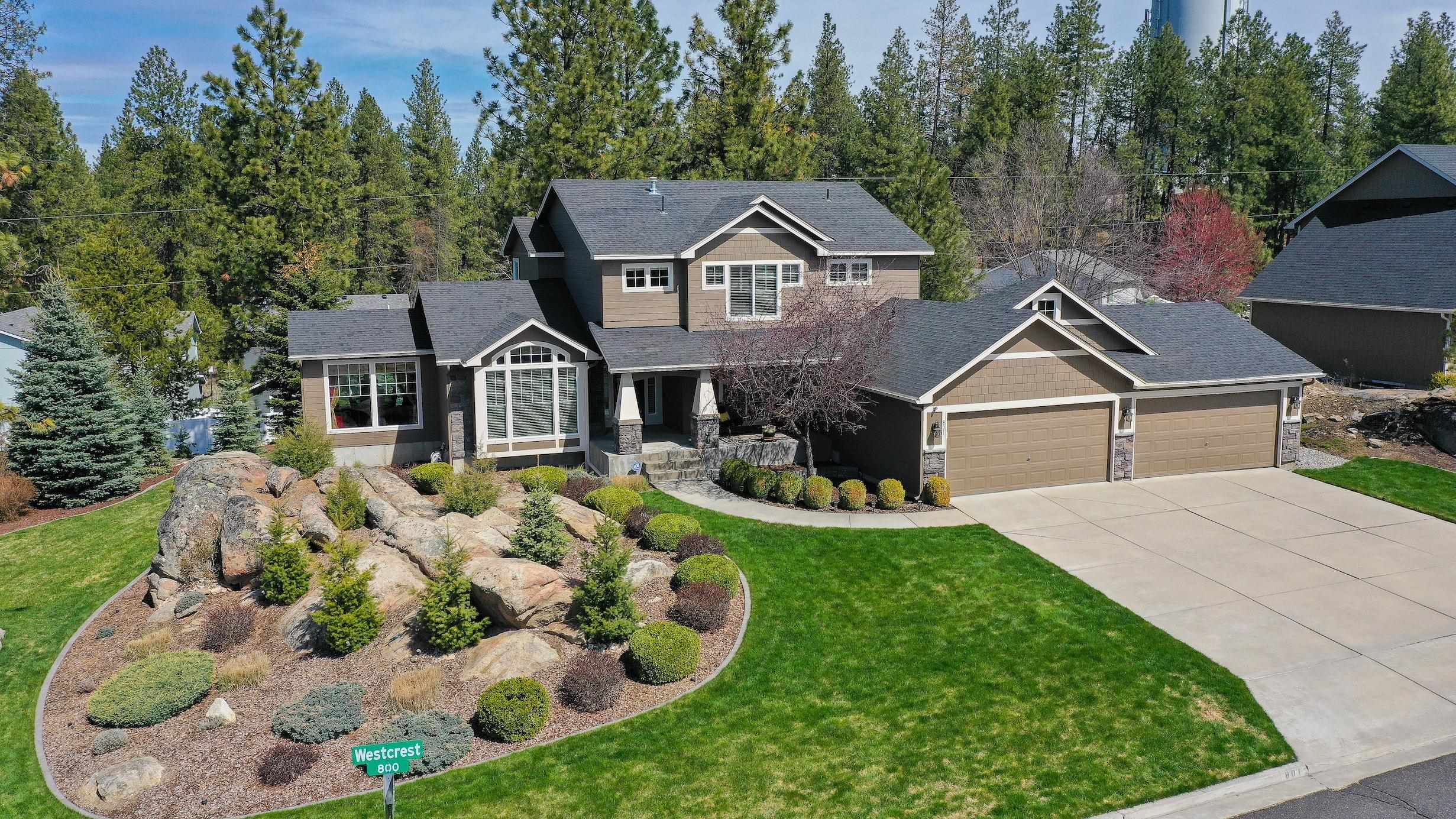 Property Photo: 801 E Westcrest Rd WA 99005