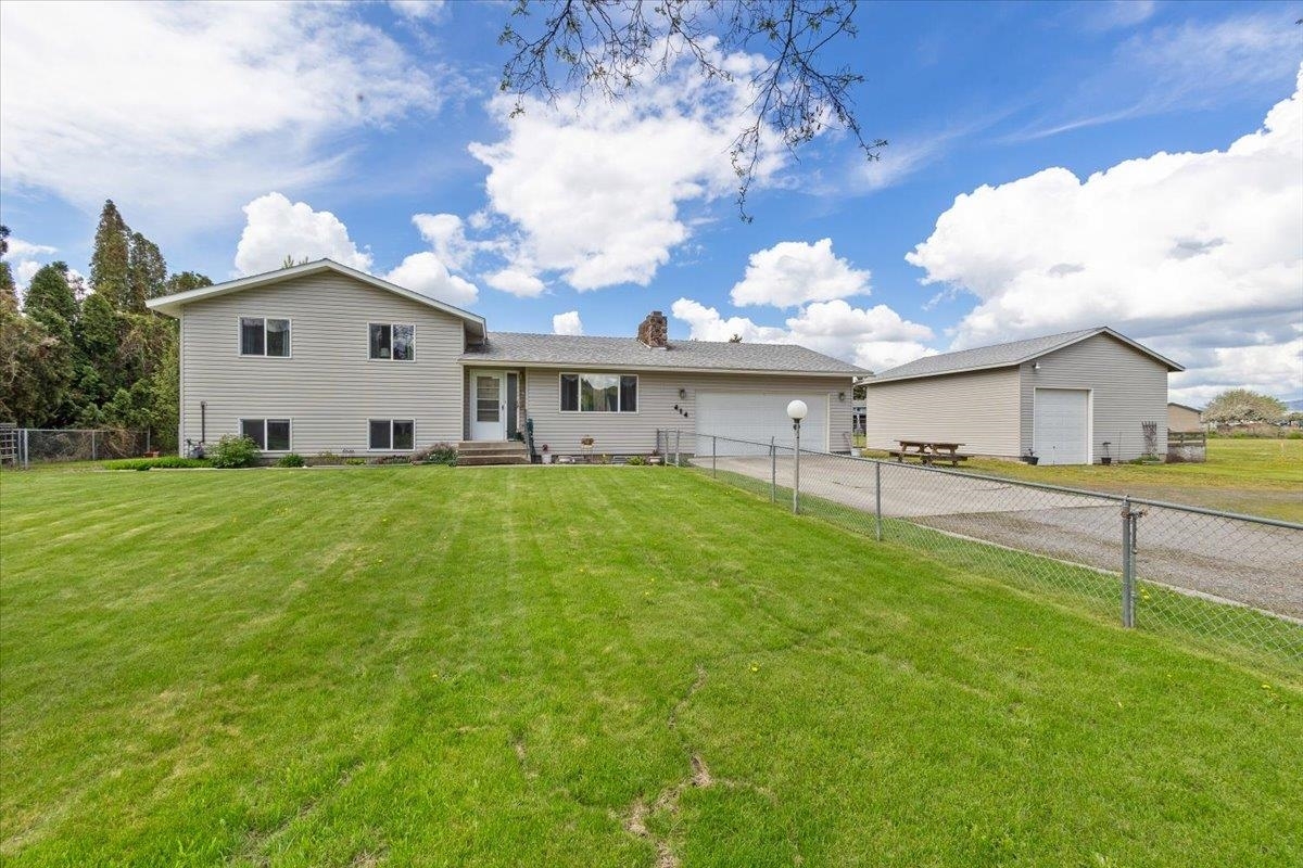 Property Photo: 414 S Henry Rd WA 99016