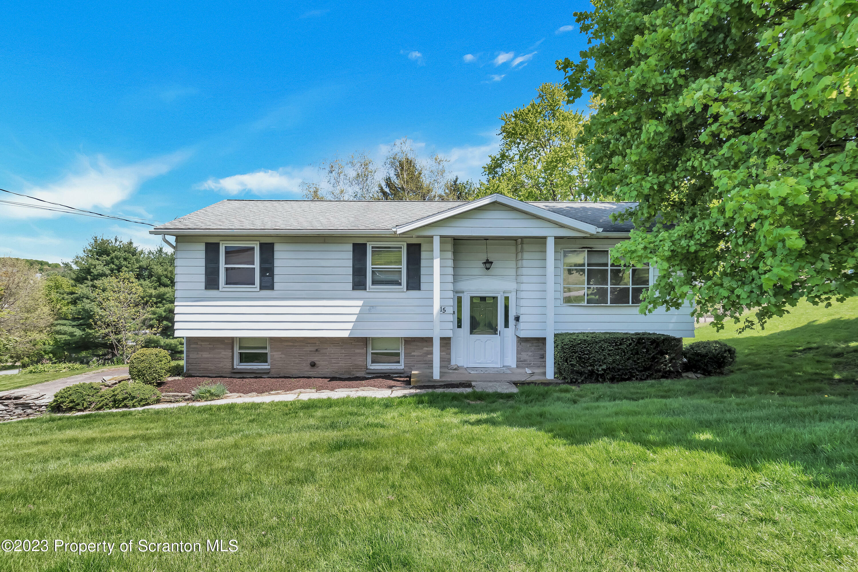 315 Tulip Circle  Clarks Summit PA 18411 photo