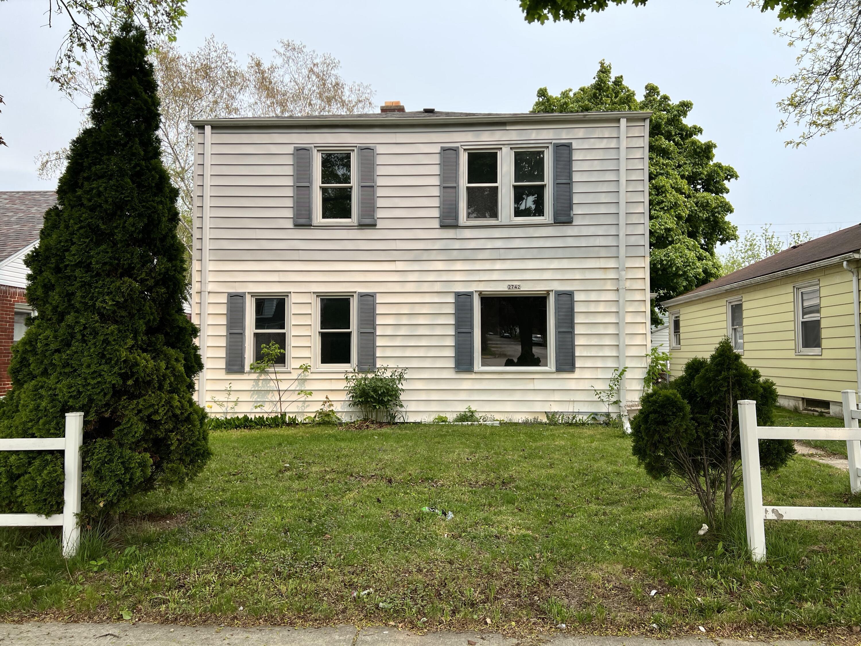 Property Photo: 2742 N Wauwatosa Ave WI 53222