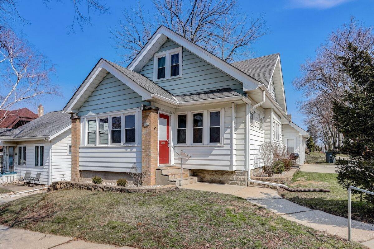 1044 N 70th St  Wauwatosa WI 53213 photo