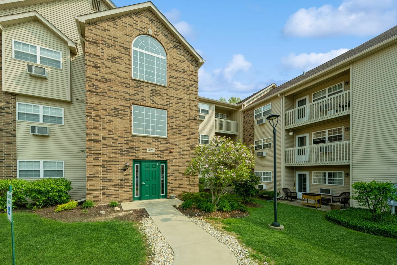 Property Photo:  320 Cunat Boulevard 3F  IL 60071 