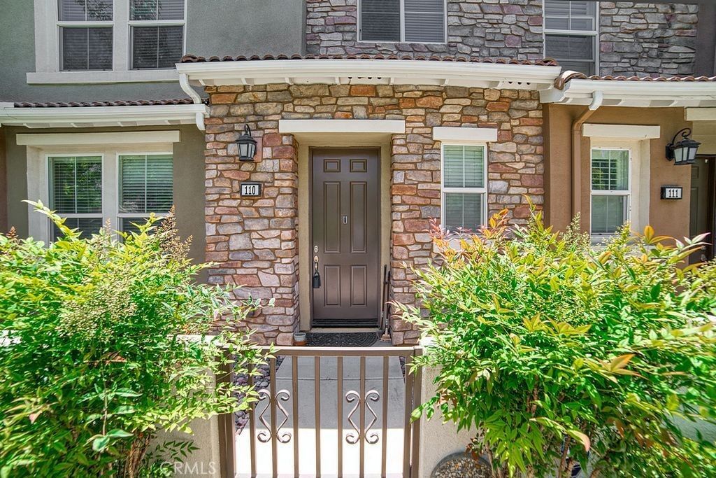 Property Photo: 15723 Parkhouse Drive 110 CA 92336